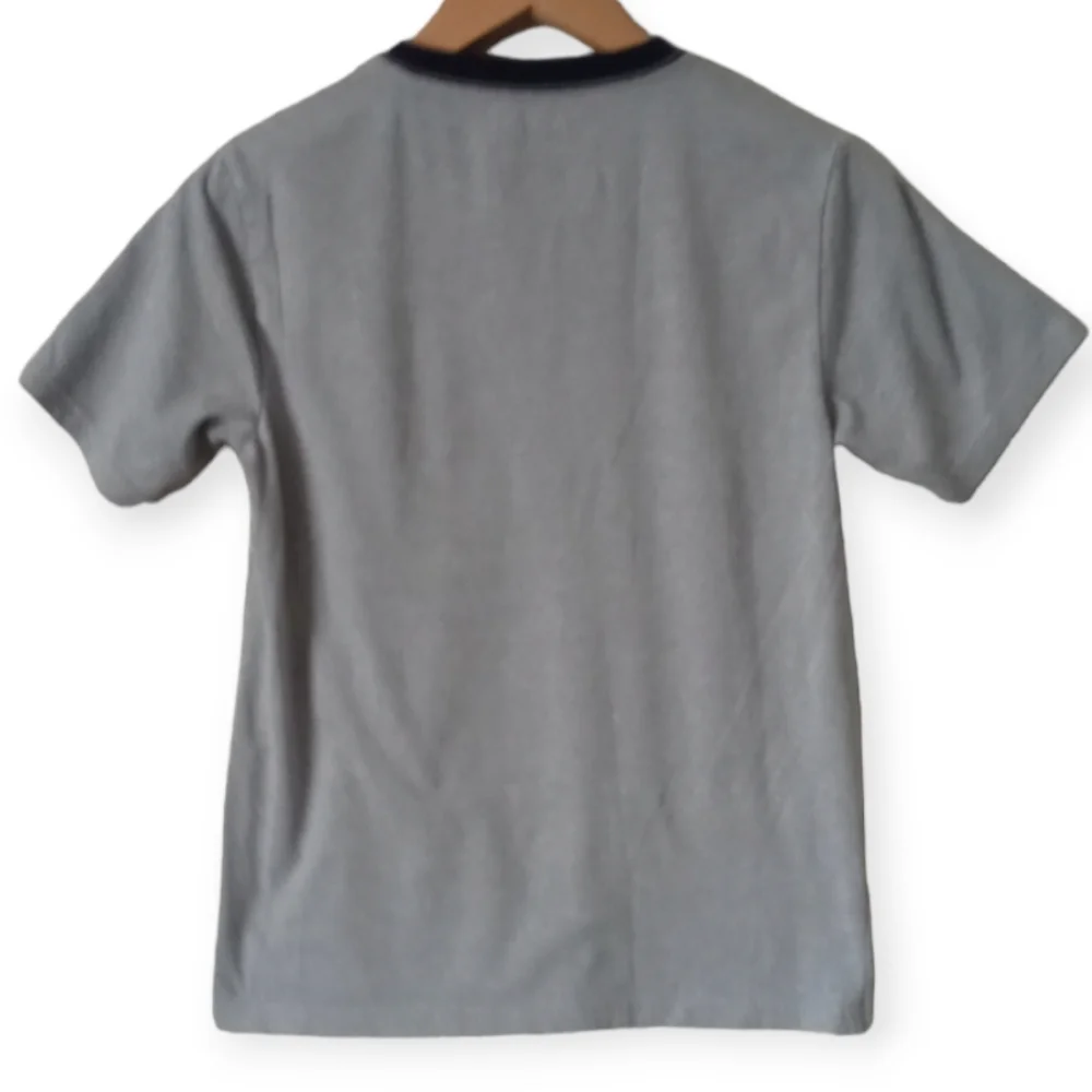 TOMMY HILFIGER YOUTH BOYS' SHORT SLEEVE LOGO T-SHIRT. SIZE M (12-14).GRAY - Picture 2 of 8